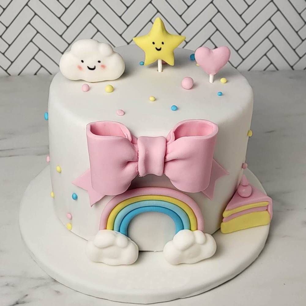 Τούρτα Ουράνιο Τόξο με Συννεφάκι, Αστεράκι & Φιογκάκι